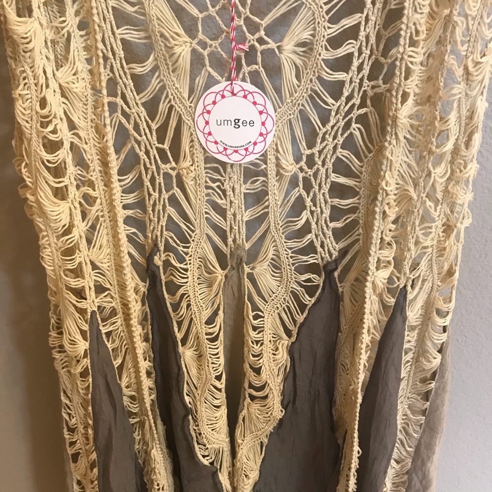 New Umgee  Sleeveless Vest